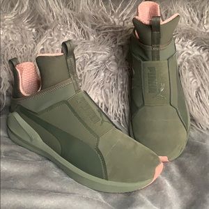 Puma fierce suede “neutral” WMN size 10